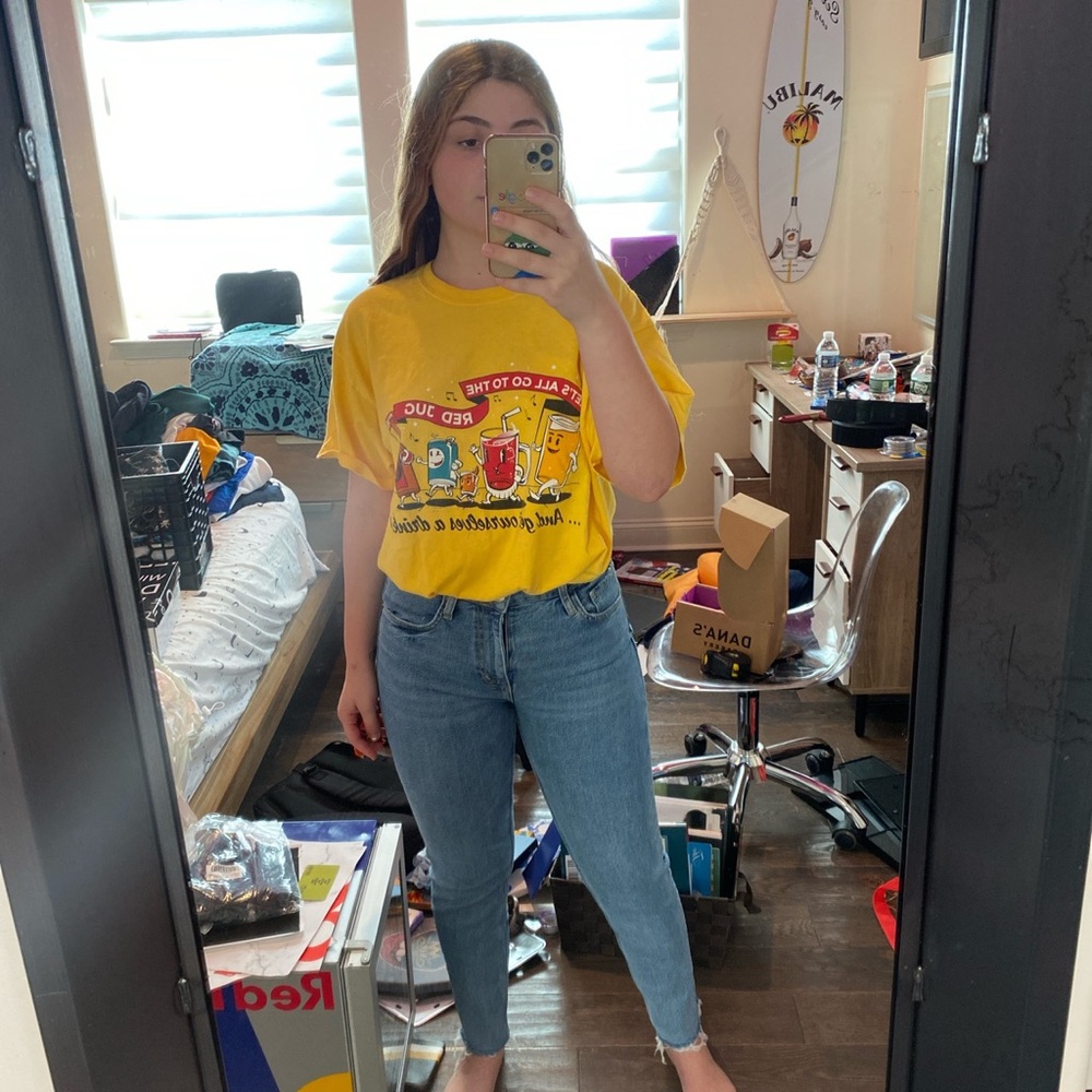 Yellow tshirt